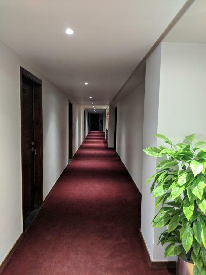 Hotel Avaante Ahmedabad Formerly Known As The Orchid Hotel Екстер'єр фото