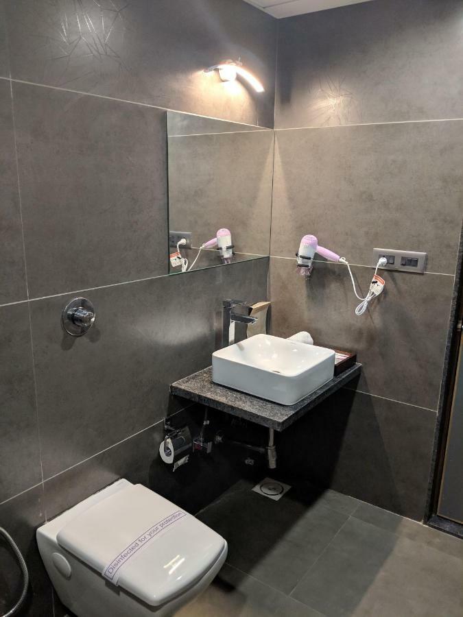 Hotel Avaante Ahmedabad Formerly Known As The Orchid Hotel Екстер'єр фото