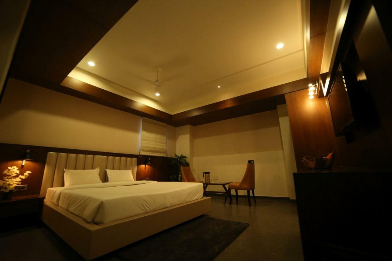 Hotel Avaante Ahmedabad Formerly Known As The Orchid Hotel Екстер'єр фото
