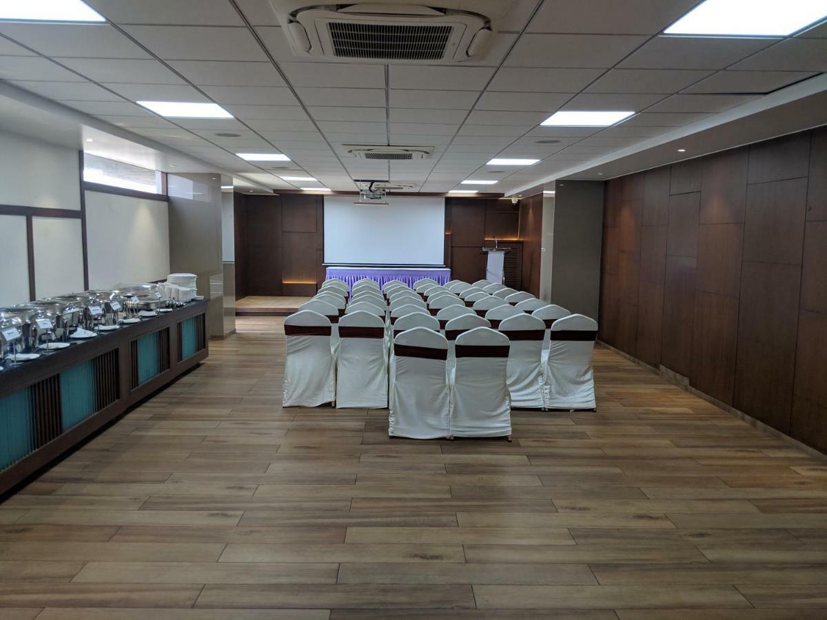 Hotel Avaante Ahmedabad Formerly Known As The Orchid Hotel Екстер'єр фото